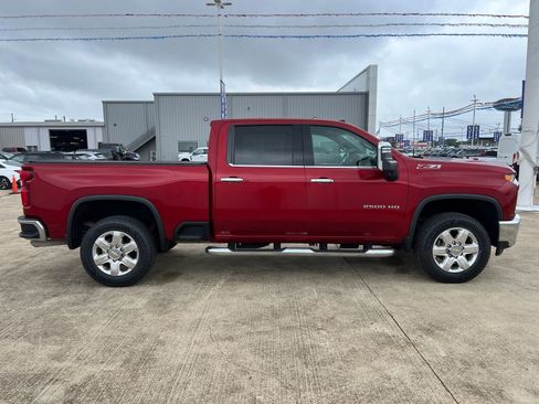 Used 2021 Chevrolet Silverado 2500 LTZ w/ LTZ Plus Package AWD/4WD image 2