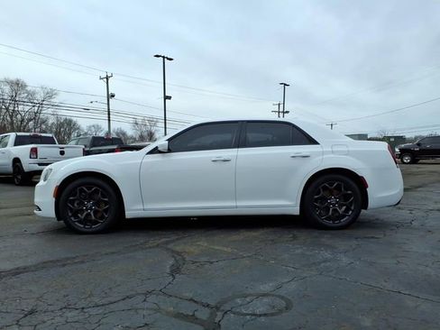 Used 2019 Chrysler 300 S image 6