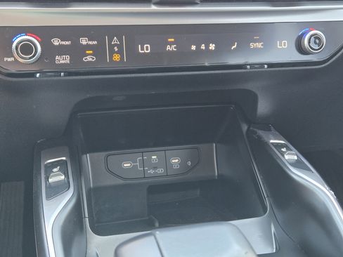 Used 2025 Kia Sorento S w/ Panoramic Sunroof Package AWD/4WD image 29