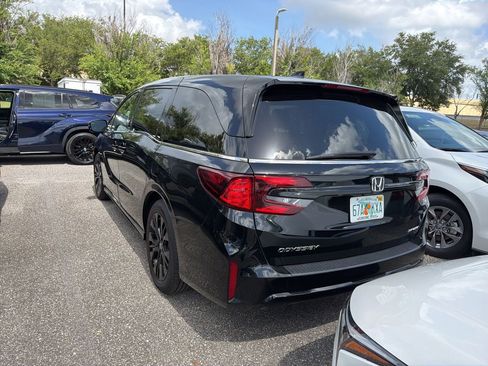 Used 2025 Honda Odyssey Sport-L image 3