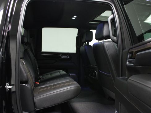 Used 2025 Chevrolet Silverado 2500 High Country image 15