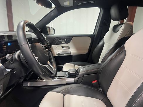 Used 2021 Mercedes-Benz GLB 250 4MATIC image 20