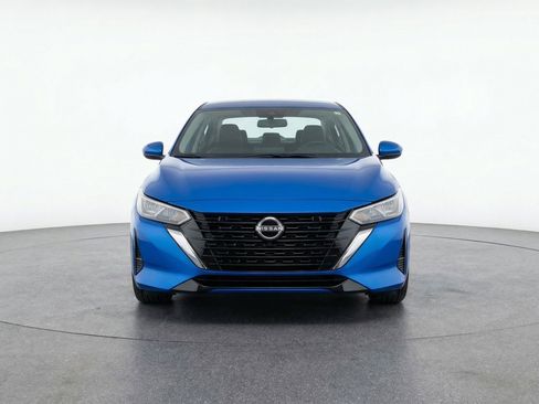 Used 2025 Nissan Sentra SV FWD image 2