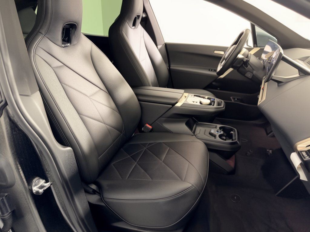 Certified 2024 BMW iX xDrive50 w/ Premium Package AWD/4WD image 30