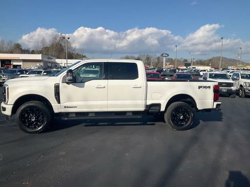 New 2026 Ford F250 Lariat w/ Black Appearance Package AWD/4WD image 8