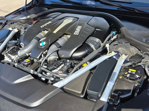 Used 2019 BMW 750i xDrive w/ Executive Package image 18
