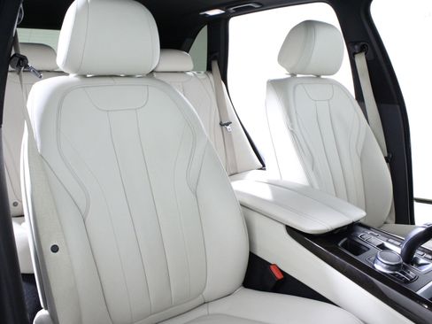 Used 2017 BMW X5 xDrive40e image 18