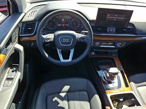 Certified 2023 Audi Q5 2.0T Premium w/ Convenience Package AWD/4WD image 11