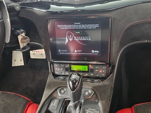 Used 2018 Maserati GranTurismo Sport image 31