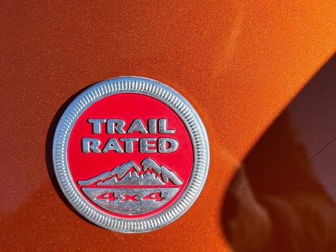 Used 2015 Jeep Cherokee Trailhawk w/ Comfort/Convenience Group image 39