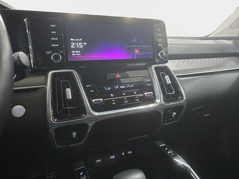 Used 2023 Kia Sorento SX AWD/4WD image 18