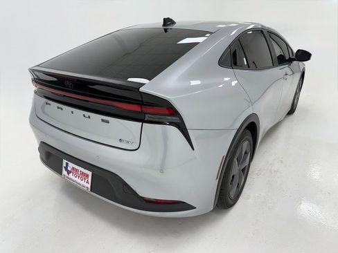 New 2026 Toyota Prius LE image 40