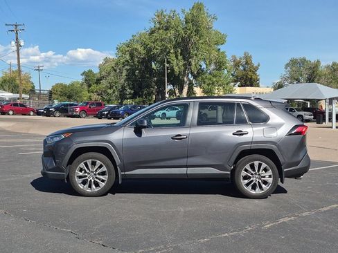 Used 2019 Toyota RAV4 XLE Premium w/ Cold Weather Package AWD/4WD image 8