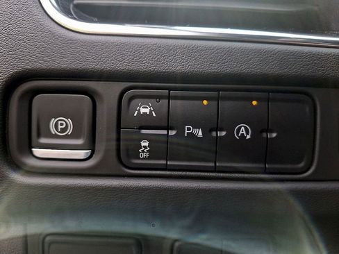 Used 2023 GMC Yukon SLT image 24