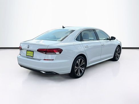 Used 2021 Volkswagen Passat 2.0T SE FWD image 5