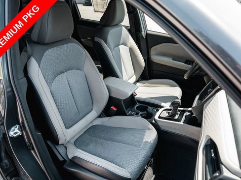 Used 2025 Subaru Forester Premium AWD/4WD image 26