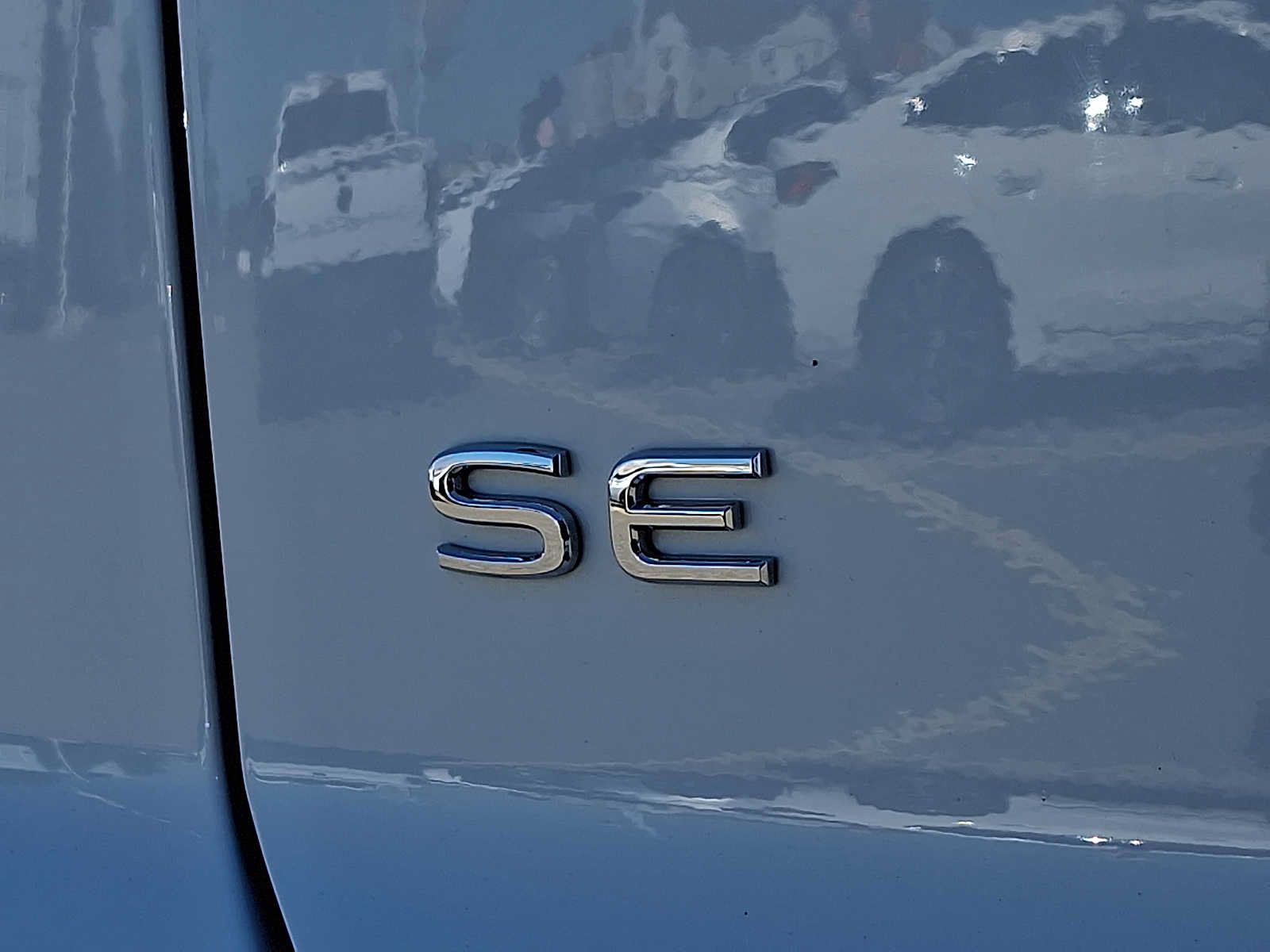 Used 2022 Volkswagen Atlas Cross Sport SE AWD/4WD image 33