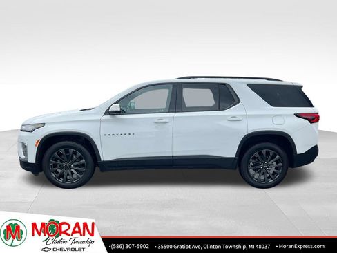 Certified 2023 Chevrolet Traverse RS w/ LPO, Floor Liner Package FWD image 3