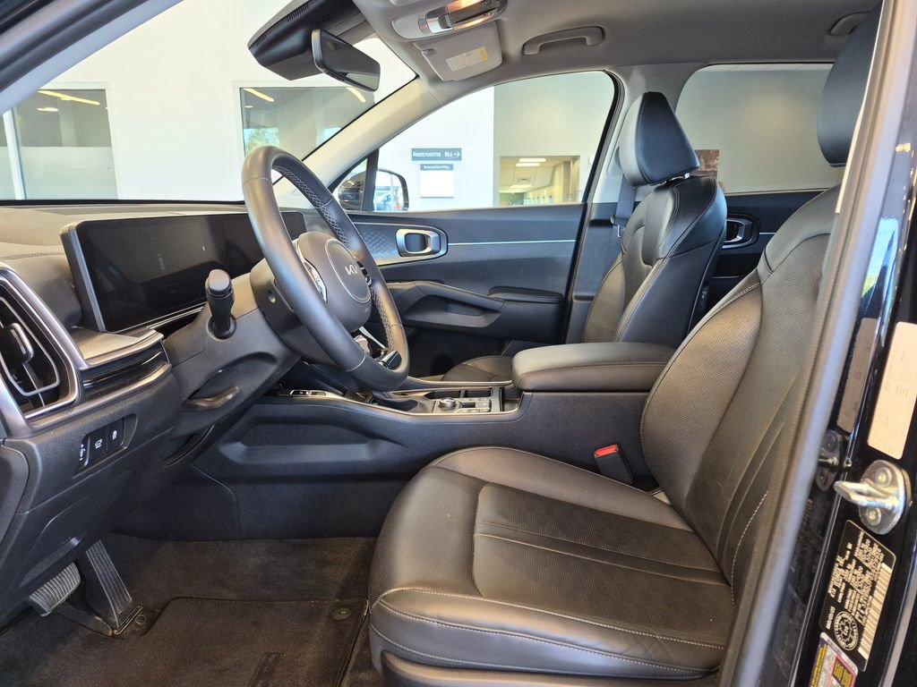 Used 2025 Kia Sorento EX AWD/4WD image 14