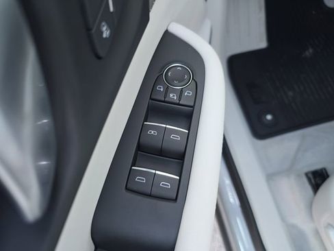 New 2026 Buick Enclave Avenir w/ Super Cruise Package FWD image 17