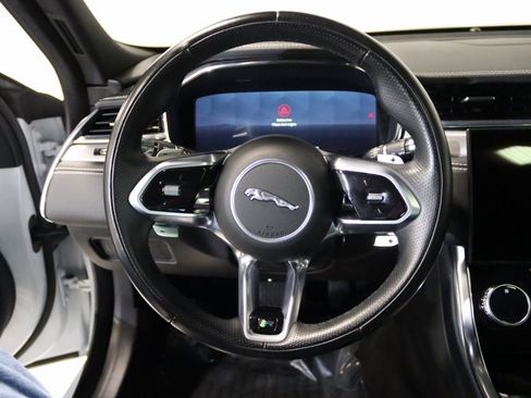 Used 2021 Jaguar XF R-Dynamic SE image 40