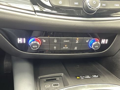 Certified 2024 Buick Enclave Essence w/ Experience Buick Package image 23