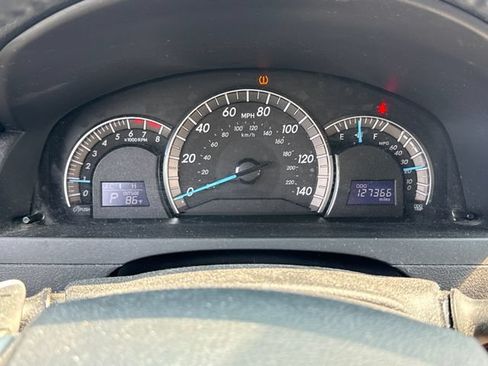 Used 2012 Toyota Camry SE w/ Preferred Accessory Pkg FWD image 21