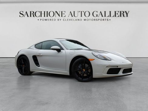 Used 2025 Porsche 718 Cayman RWD image 17