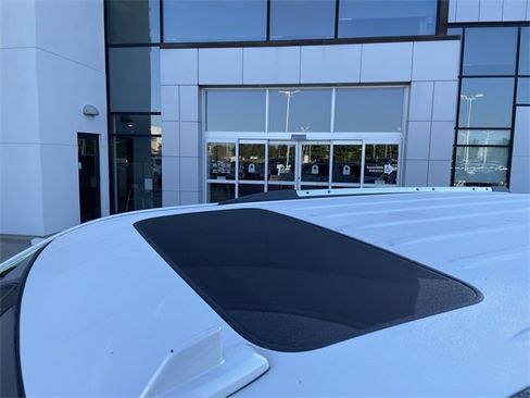 Used 2019 GMC Yukon Denali w/ Denali Ultimate Package image 8