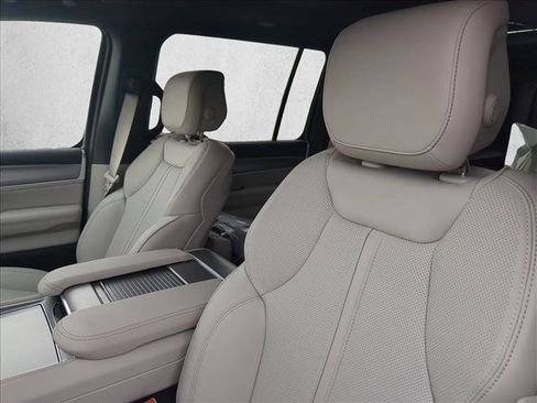 New 2026 Jeep Grand Wagoneer L 2WD image 4