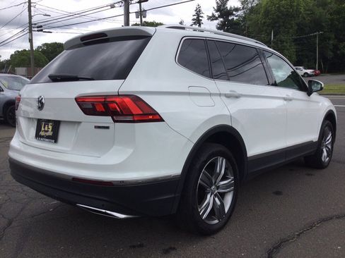 Used 2020 Volkswagen Tiguan SEL AWD/4WD image 8