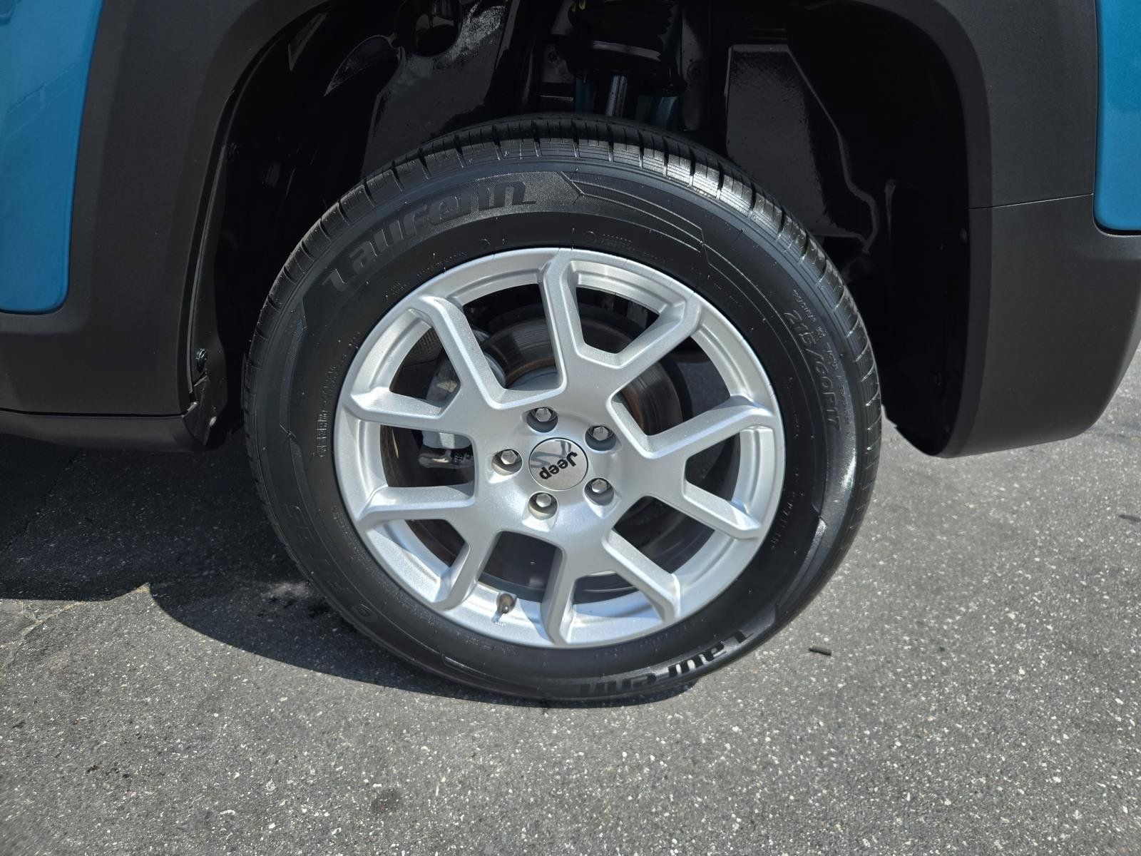 Used 2022 Jeep Renegade Latitude AWD/4WD image 38