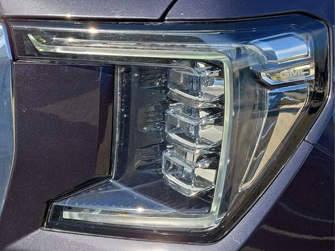 Used 2024 GMC Yukon SLT image 7