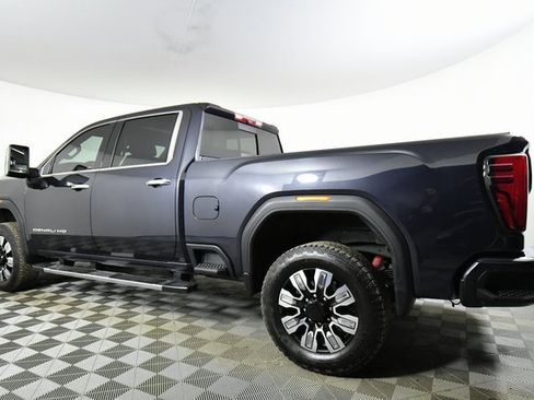 Used 2024 GMC Sierra 2500 Denali w/ Denali Reserve Package image 14