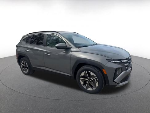 Used 2025 Hyundai Tucson SEL image 2