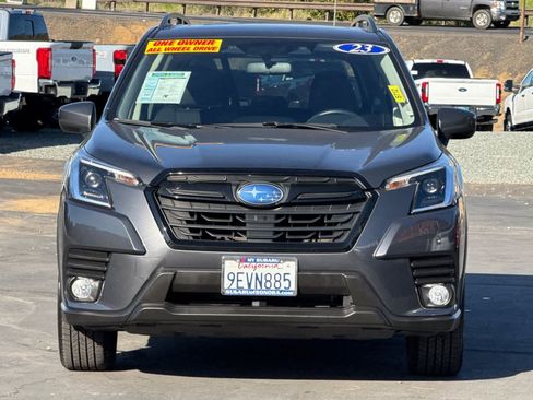 Used 2023 Subaru Forester Premium image 8