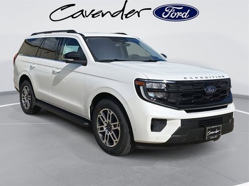 New 2025 Ford Expedition Active image 4