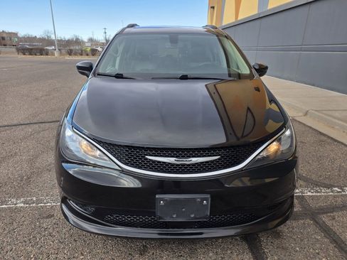 Used 2021 Chrysler Voyager Lxi image 10