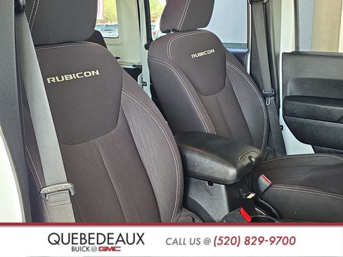 Used 2015 Jeep Wrangler Unlimited Rubicon w/ Dual Top Group AWD/4WD image 30