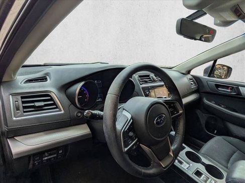 Used 2019 Subaru Outback 2.5i Premium AWD/4WD image 10