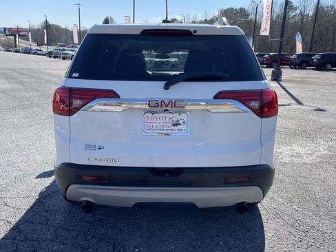 Used 2018 GMC Acadia SLT w/ LPO, Floor Liner Package image 3