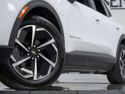 Used 2025 Chevrolet Equinox EV LT w/ Comfort Package FWD image 28
