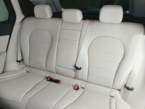 Used 2022 Mercedes-Benz GLC 300 4MATIC image 13