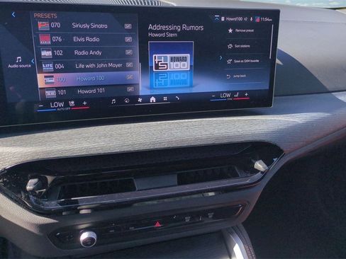 Used 2025 BMW 430i Convertible w/ M Sport Package image 35