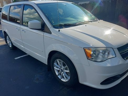 Used 2014 Dodge Grand Caravan SXT FWD image 5
