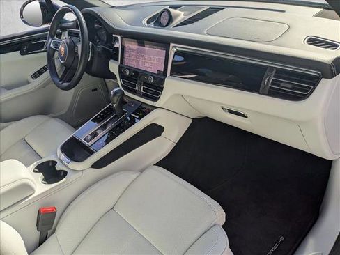 Used 2024 Porsche Macan image 23