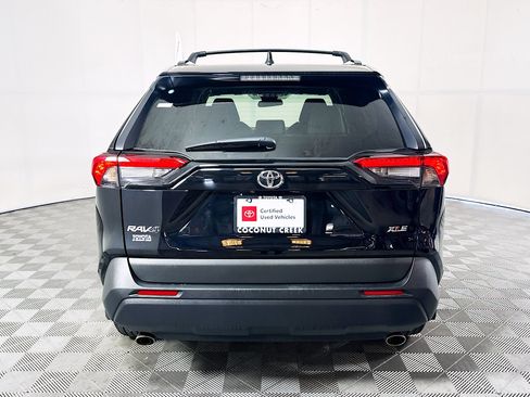 Used 2025 Toyota RAV4 XLE Premium FWD image 4