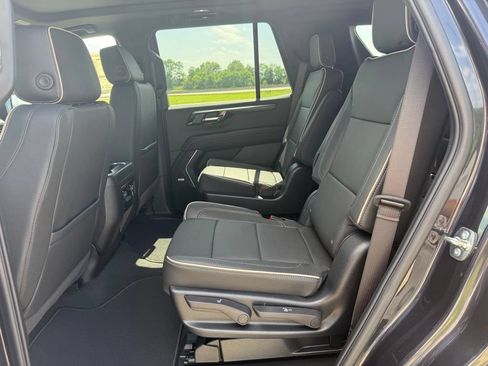 Used 2026 Chevrolet Tahoe Premier w/ Sun And Tow Package AWD/4WD image 14