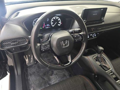 Used 2023 Honda HR-V Sport image 2