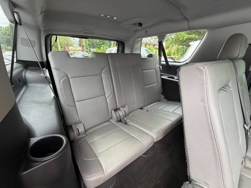 Used 2018 Chevrolet Suburban LT RWD image 32